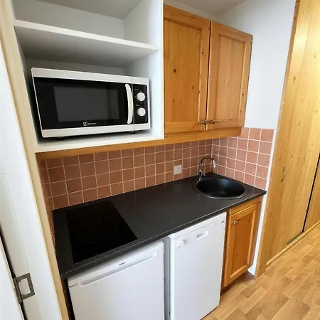- Inout - 5 Beds Flat C-f4 *